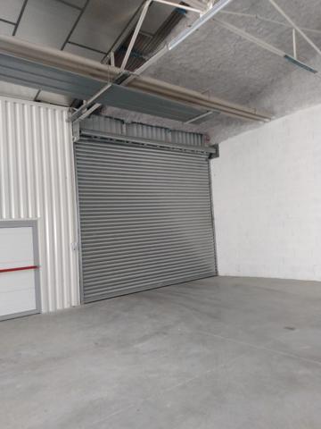 Dpt Isère (38), INVESTISSEUR Local industriel 610 M² loué