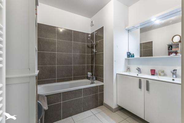 Appartement à vendre |                                       Marcheprime |                                        3 pièces  |  63 m²