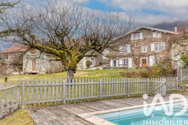 Maison à vendre 8 pièces 303 m² Saint-Ismier