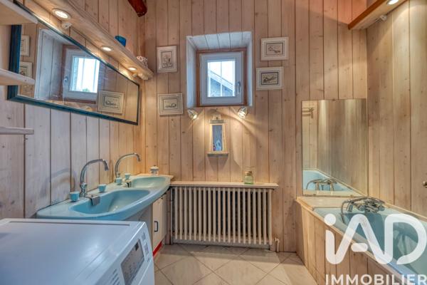 Maison à vendre 8 pièces 303 m² Saint-Ismier