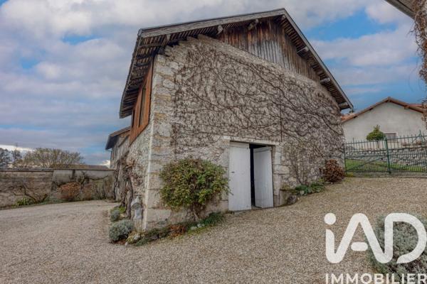 Maison à vendre 8 pièces 303 m² Saint-Ismier