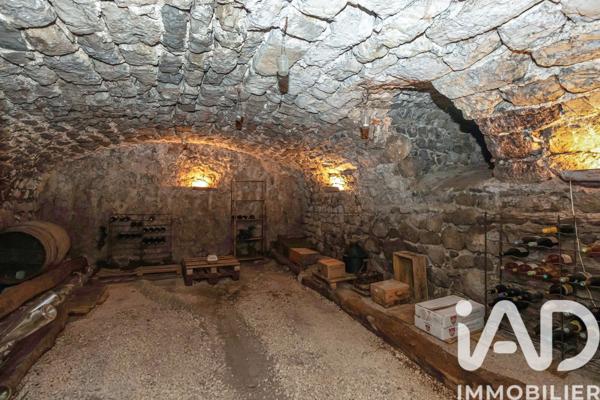 Maison à vendre 8 pièces 303 m² Saint-Ismier