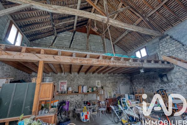 Maison à vendre 8 pièces 303 m² Saint-Ismier