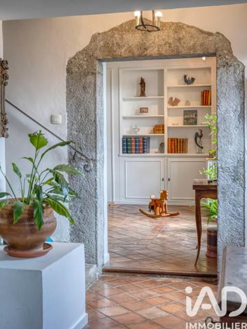 Maison à vendre 8 pièces 303 m² Saint-Ismier