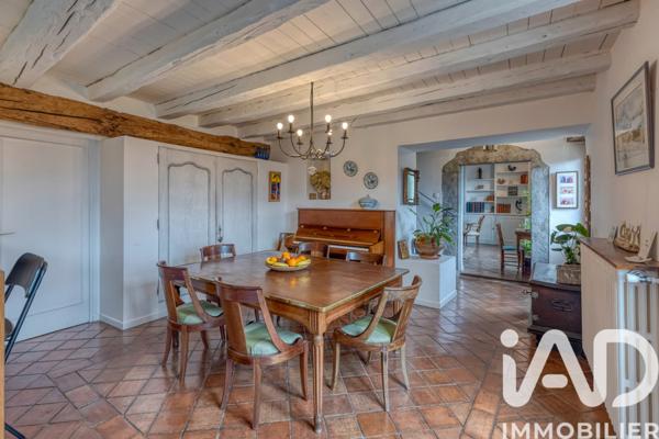 Maison à vendre 8 pièces 303 m² Saint-Ismier