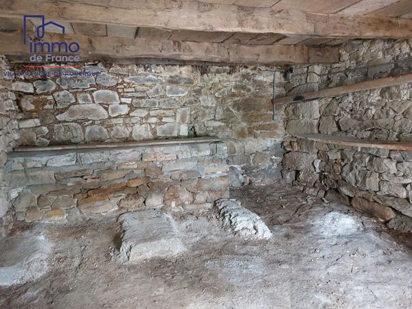 Maison de hameau avec terrain à proximité