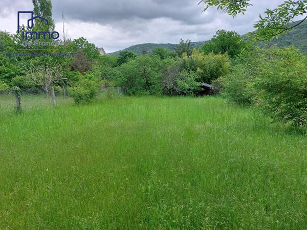 Maison de hameau avec terrain à proximité