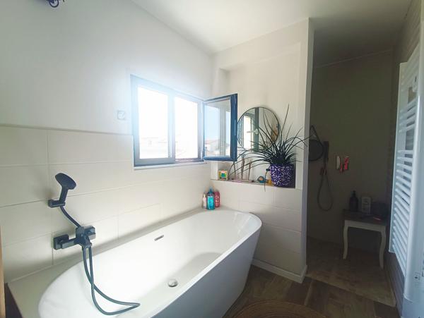 Frontignan plage (34110) - Magnifique villa R+1 d'environ 112M² , de type 4 avec jardin...