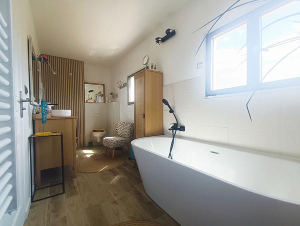 Frontignan plage (34110) - Magnifique villa R+1 d'environ 112M² , de type 4 avec jardin...