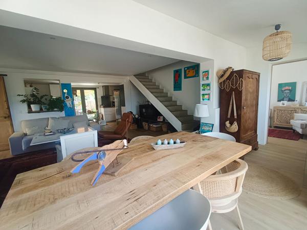 Frontignan plage (34110) - Magnifique villa R+1 d'environ 112M² , de type 4 avec jardin...