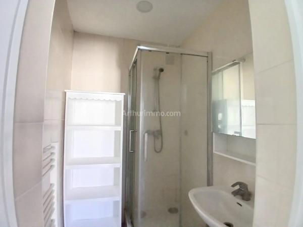 Vente                                                      Appartement
                        
                     2 pièces                      32 m2                     à Villeneuve-Saint-Georges