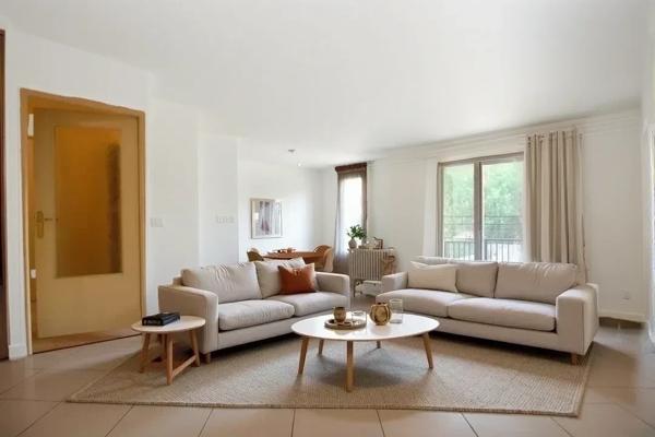 Appartement
         3 pièces
        - 82 m² 398 000 € *