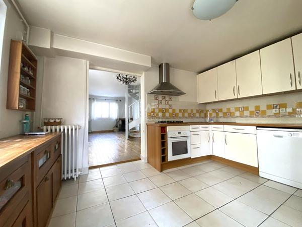 Maison Nanterre 5 pièce(s) 104.15 m2 €529 000 ** - Référence 14997