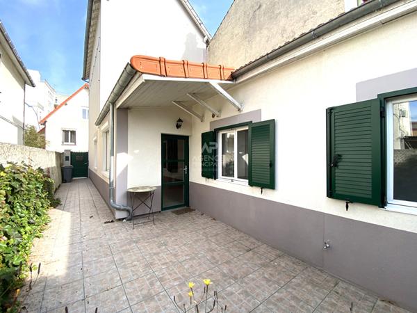 Maison Nanterre 5 pièce(s) 104.15 m2 €529 000 ** - Référence 14997