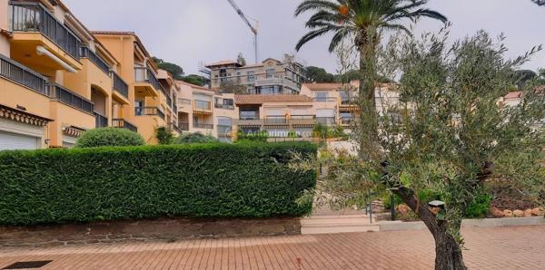Location                                                      Appartement
                        
                     1 pièces                      26 m2                     à Roquebrune-sur-Argens