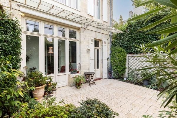 MAISON EN PIERRE QUARTIER SAINT SEURIN-CROIX BLANCHE 3 CHAMBRES