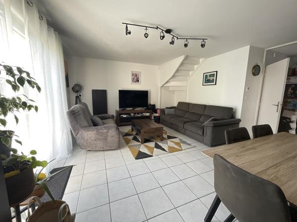 Maison T4 sur l’Isle -d’Abeau de 83 m², année 2004 en très bon état