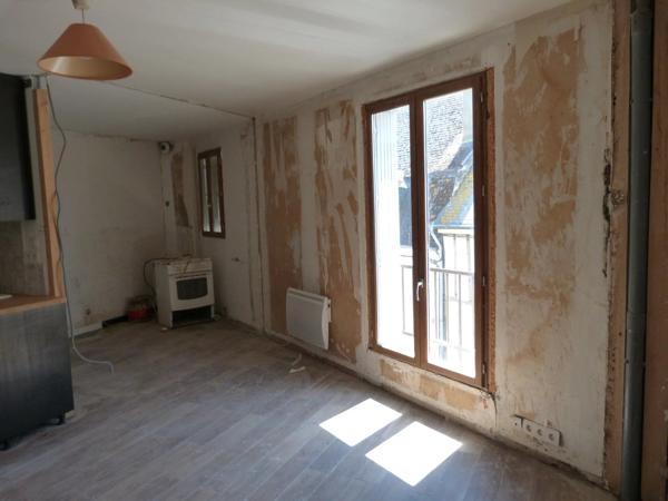 Vente                                                      Studio
                        
                     1 pièces                      32 m2                     à Vierzon