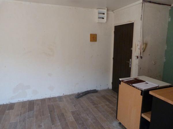 Vente                                                      Studio
                        
                     1 pièces                      32 m2                     à Vierzon