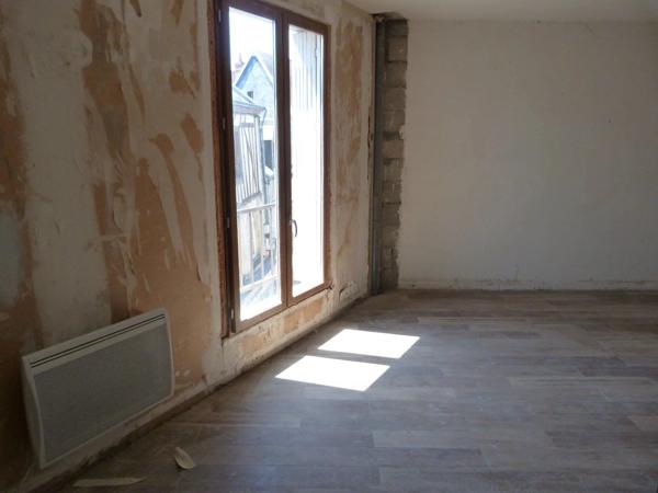 Vente                                                      Studio
                        
                     1 pièces                      32 m2                     à Vierzon