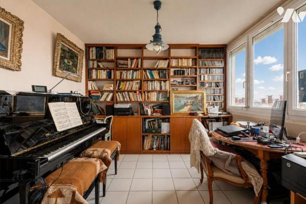 VENTE en immo-interactif - Quartier Belleville - Appartement 7e étage avec vue panoramique