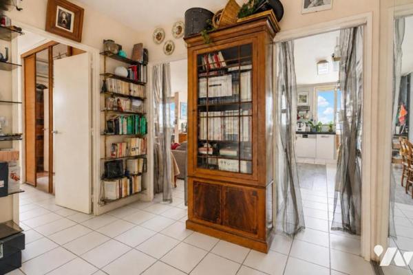 VENTE en immo-interactif - Quartier Belleville - Appartement 7e étage avec vue panoramique