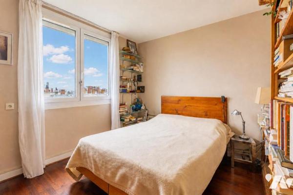 VENTE en immo-interactif - Quartier Belleville - Appartement 7e étage avec vue panoramique