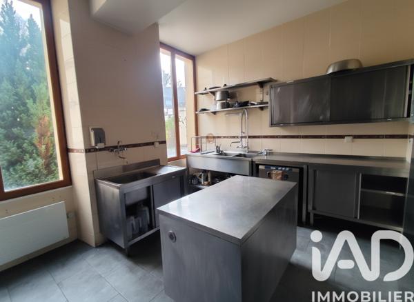 Immeuble à vendre 518 m² Écouen