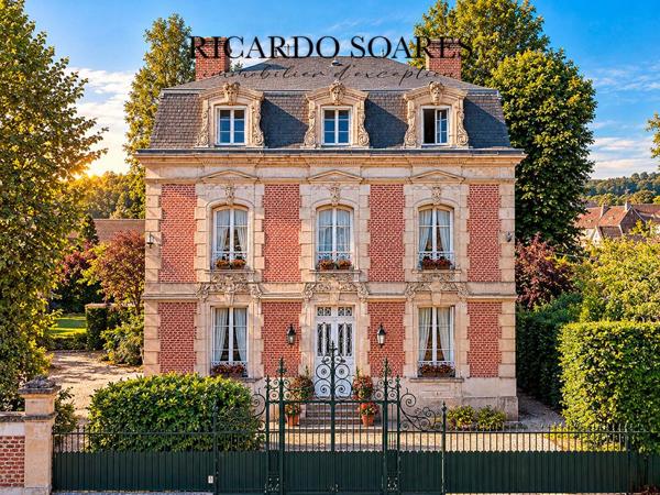 60700 SACY-LE-GRAND / ÉLÉGANTE MAISON DE MAITRE DU XIXe SIÈCLE / 278 m² / 11 PIÈCES / TERRAIN 3700 m²
