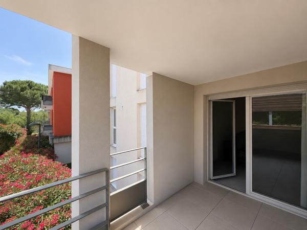 Castelnau-Le-Lez. Bel appartement 2/3 pièces avec ascenseur, terrasse & parking.