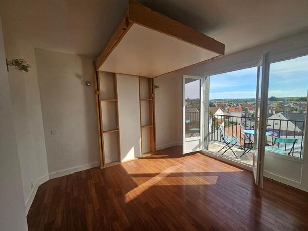 Studio lumineux de 27 m² avec balcon et vue  panoramique -Dernier étage à Saint-Maur-des-Fossés