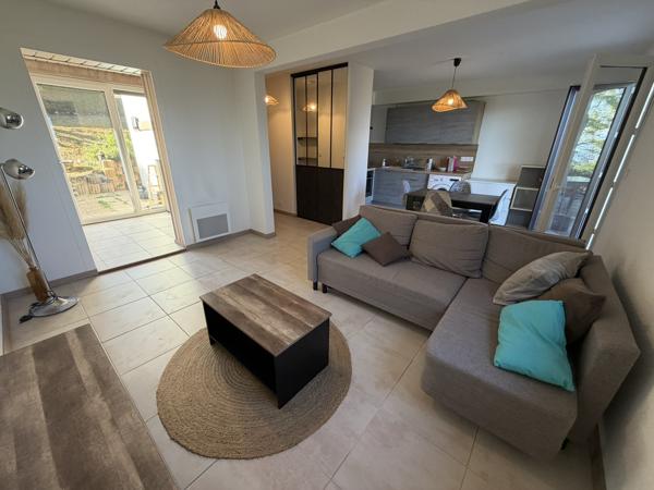 Rez de jardin
                                                                                                                                                                                                                                                                                                                        2 pièce(s)                                                                                                                                                                                                          1 chambre(s)                                                                                                                                                                                                          41.94  m²