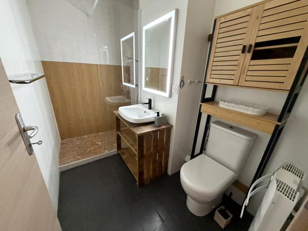 Rez de jardin
                                                                                                                                                                                                                                                                                                                        2 pièce(s)                                                                                                                                                                                                          1 chambre(s)                                                                                                                                                                                                          41.94  m²