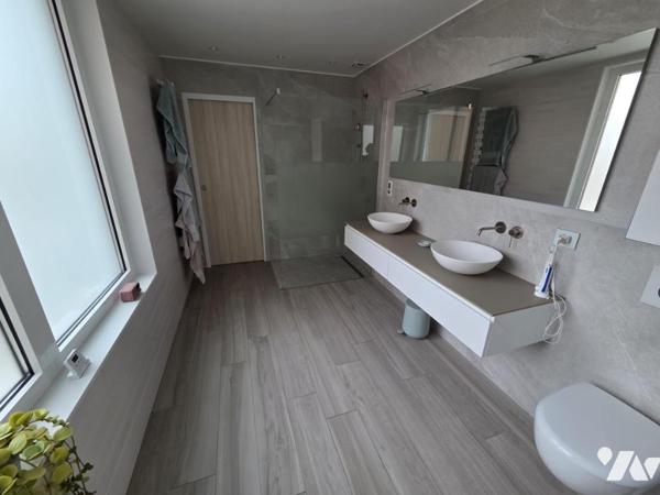 LA MADELEINE ROMARIN - MAISON EN PARFAIT ETAT  DE 141 M2 AVEC CAVE ET JARDIN - POSSIBILITE GARAGE- 