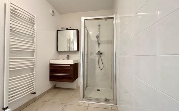 Appartement à vendre    3 pièces • 60 m2 Salon-de-Provence