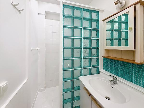 RUE CAULAINCOURT / Studio calme au cœur de Montmartre