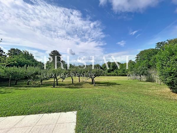 Maison familiale de 450 m2 avec piscine sur 3 hectares à Bidart, BIDART