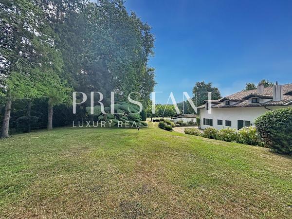 Maison familiale de 450 m2 avec piscine sur 3 hectares à Bidart, BIDART