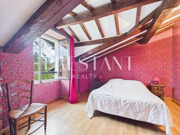 Maison familiale de 450 m2 avec piscine sur 3 hectares à Bidart, BIDART
