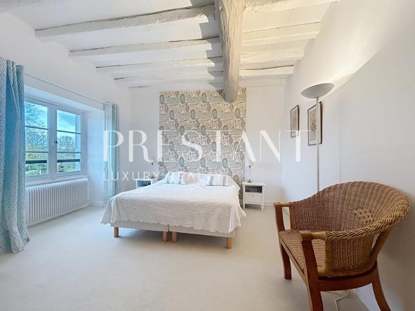Maison familiale de 450 m2 avec piscine sur 3 hectares à Bidart, BIDART