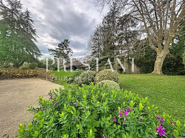 Maison familiale de 450 m2 avec piscine sur 3 hectares à Bidart, BIDART