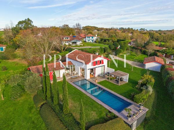 Maison d’architecte avec piscine proche Golf d’Arcangues – Vue montagnes – Potentiel 5 chambres, ARCANGUES