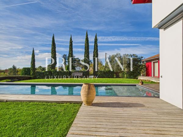 Maison d’architecte avec piscine proche Golf d’Arcangues – Vue montagnes – Potentiel 5 chambres, ARCANGUES