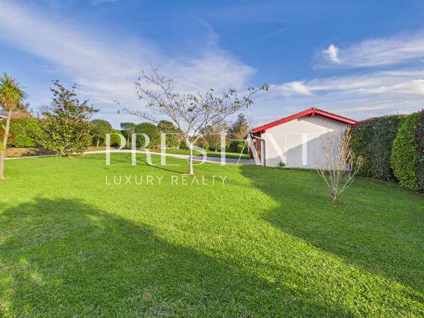 Maison d’architecte avec piscine proche Golf d’Arcangues – Vue montagnes – Potentiel 5 chambres, ARCANGUES