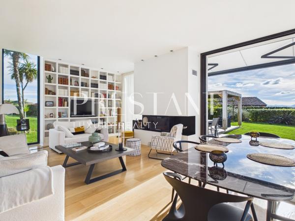 Maison d’architecte avec piscine proche Golf d’Arcangues – Vue montagnes – Potentiel 5 chambres, ARCANGUES