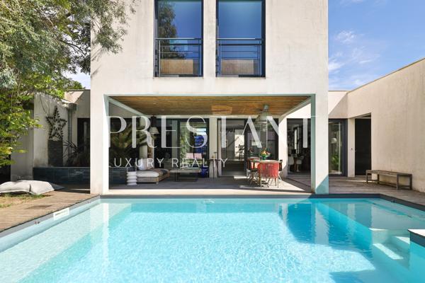 ZURIA – Location de vacances avec piscine – 7 personnes à deux pas de la Côte des Basques et du centre ville, BIARRITZ