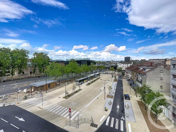 Appartement F2 à vendre  3 pièces - 63 m 2   MELUN  - 77