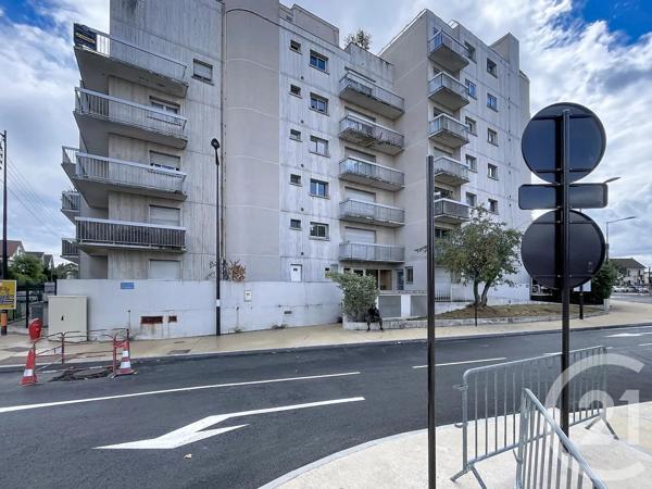 Appartement F2 à vendre  3 pièces - 63 m 2   MELUN  - 77