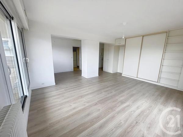 Appartement F2 à vendre  3 pièces - 63 m 2   MELUN  - 77