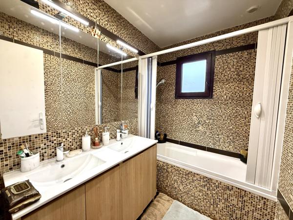 Bondy (93140) Maison avec jardin et garage